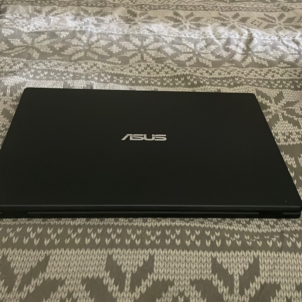 Black Asus laptop bought almost about 8 months ago brand new still 64GB